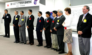 馬術チーム・メンバーと左端は竹田恆和JEF副会長