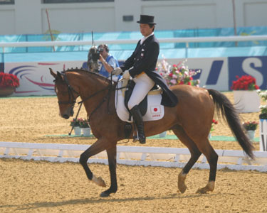 細野茂之選手とイペカ号 細野茂之選手とイペカ号